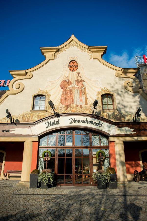 Hotel Nowodworski Легница Экстерьер фото